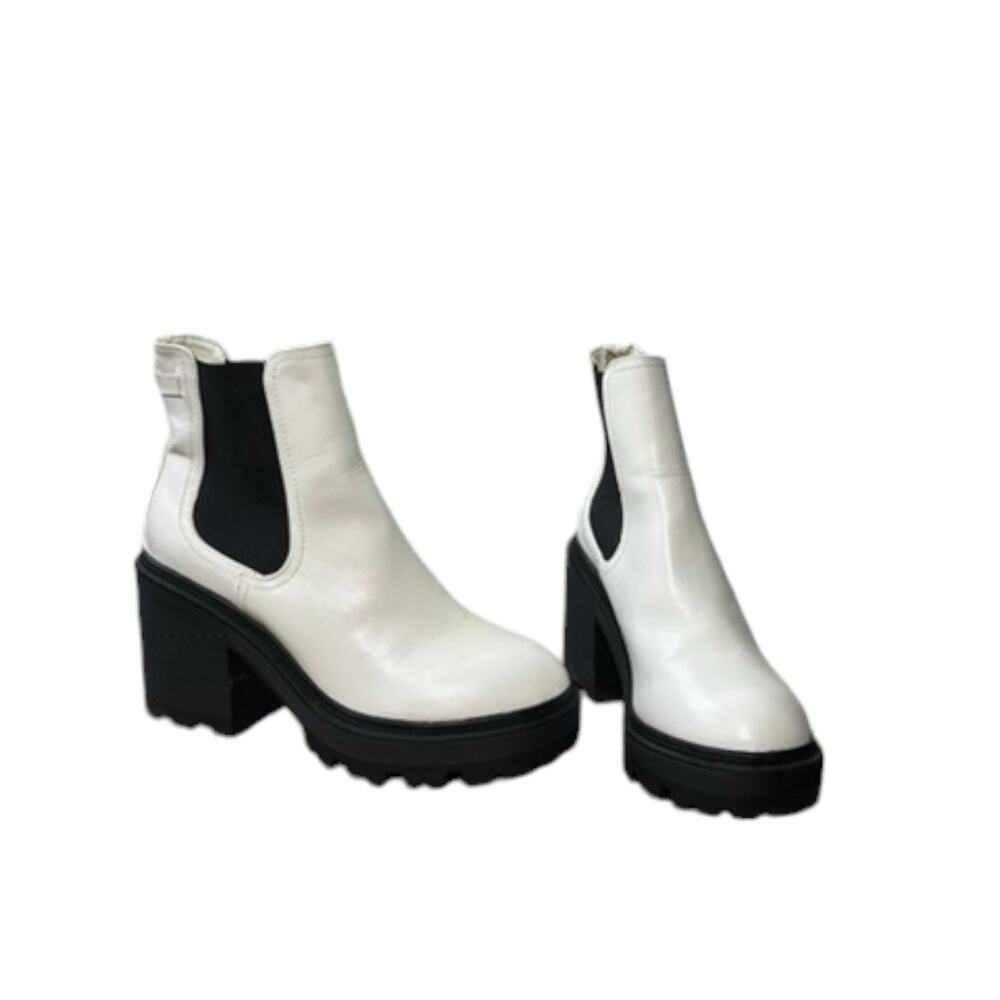 Urban Outfitters Chloe Chelsea Boot In White Women's Size 8